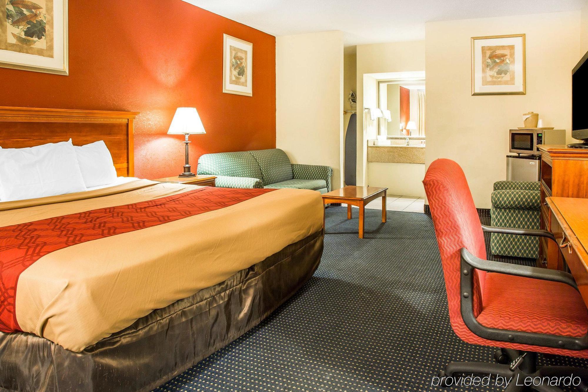Red Carpet Inn נורווק מראה חיצוני תמונה