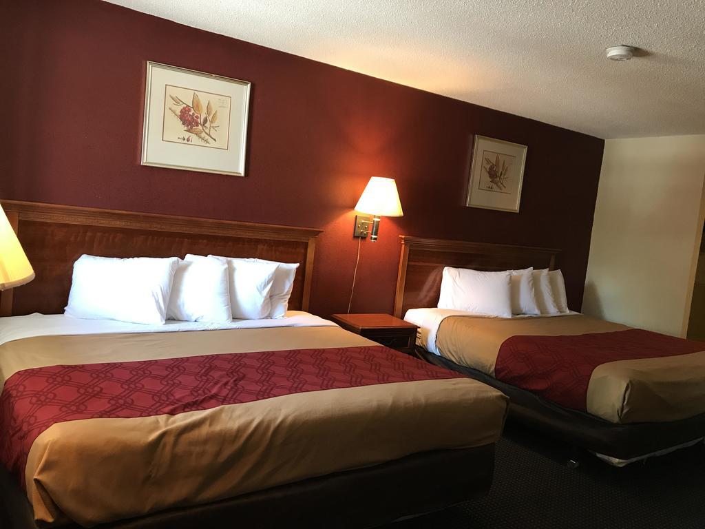Red Carpet Inn נורווק מראה חיצוני תמונה