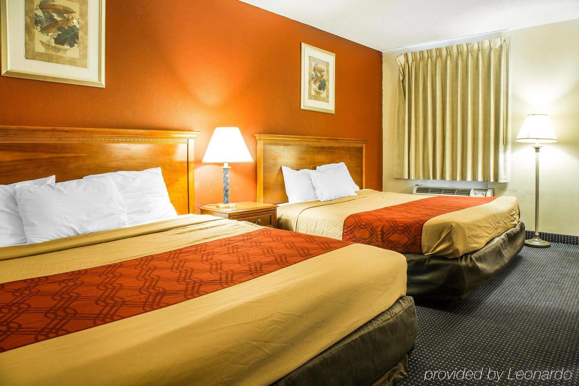 Red Carpet Inn נורווק מראה חיצוני תמונה
