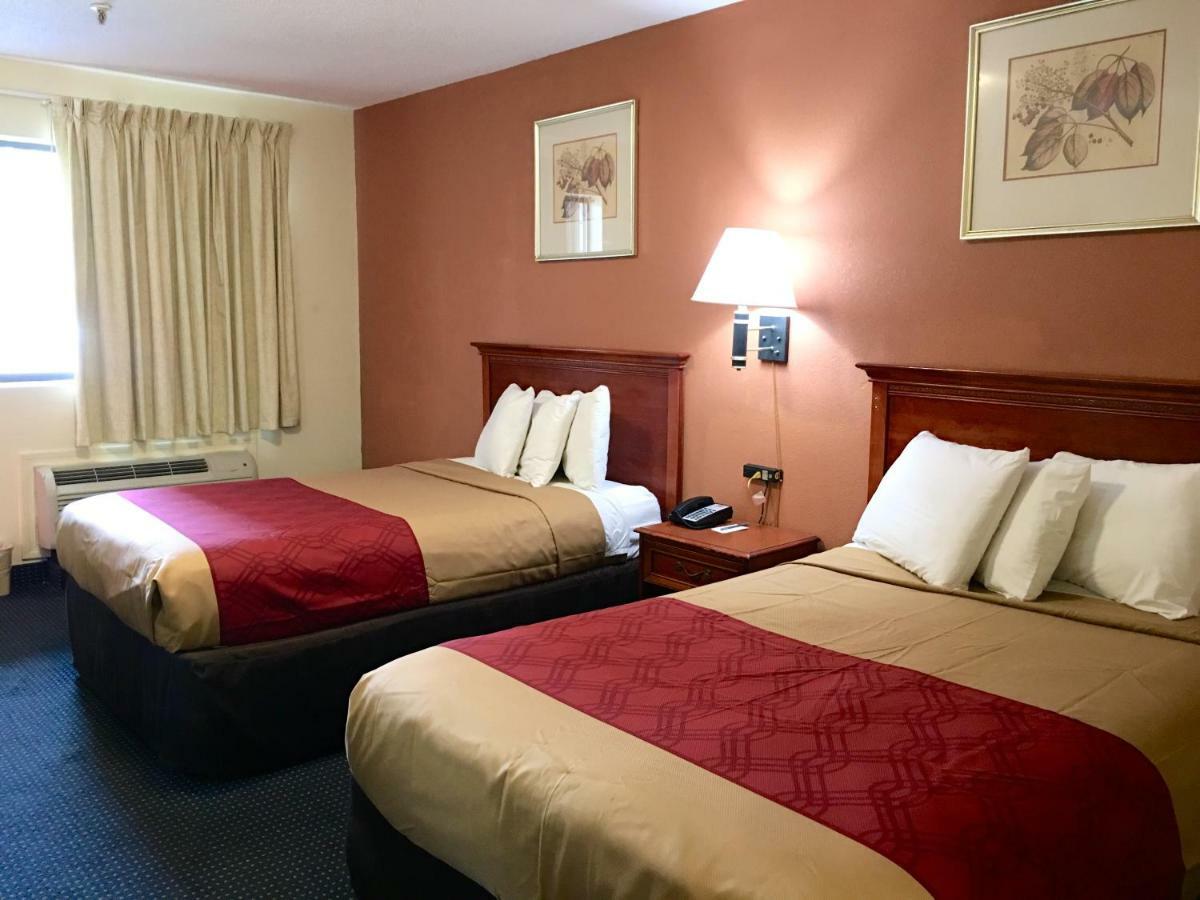 Red Carpet Inn נורווק מראה חיצוני תמונה